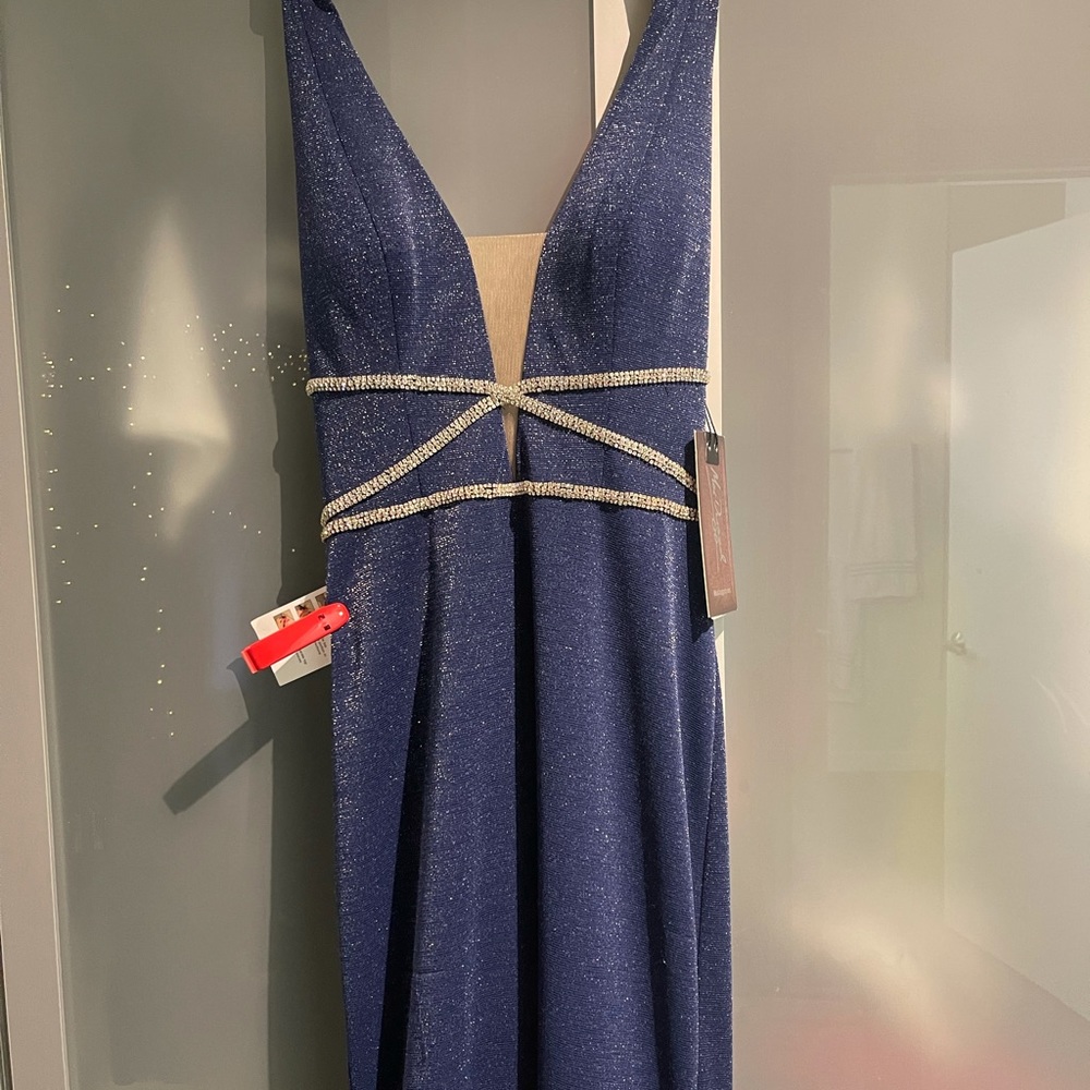 Mac Duggal plunge halter dress - Picture 5 of 5